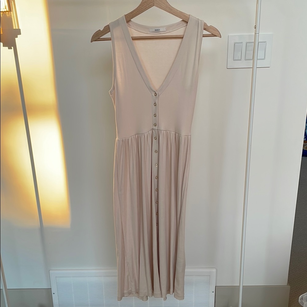 Elegant Cream Sleeveless Dress